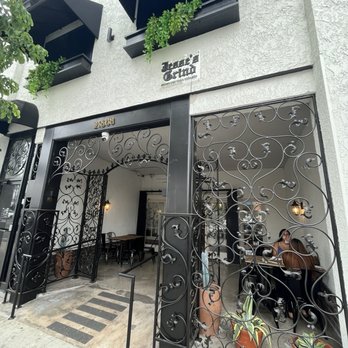 Jesse's Grind Coffee Bar - Coffee & Tea Near Me - Winnetka, California Jesse's Grind Coffee Bar - Coffee & Tea Near Me - Winnetka, California