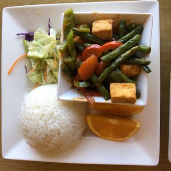 Red Chili - Pad prik khing lunch special with tofu - Thai Near Me - Hayward, California Red Chili - Pad prik khing lunch special with tofu - Thai Near Me - Hayward, California