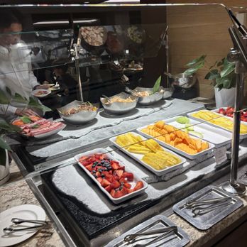 100 Sails Restaurant & Bar - Assorted Fresh Fruits - Buffets Near Me - Honolulu, Hawaii 100 Sails Restaurant & Bar - Assorted Fresh Fruits - Buffets Near Me - Honolulu, Hawaii