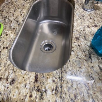 DoubleTree by Hilton - Dirty sink - Hotels Near Me - Orlando, Florida