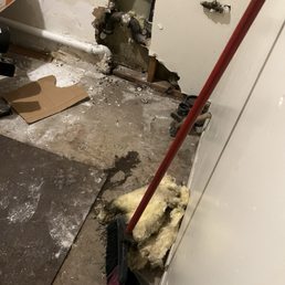 Guy put that pipe through downstairs kitchen wall and came through upstairs laundry room. That's from a kitchen sink that was clogged. Guy put that pipe through downstairs kitchen wall and came through upstairs laundry room. That's from a kitchen sink that was clogged.