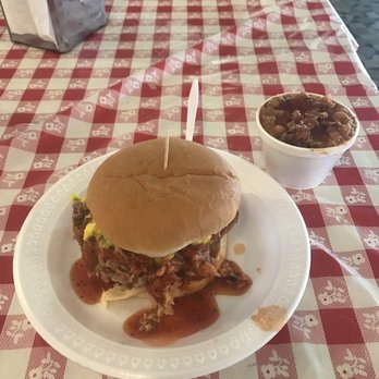 Payne's Bar-B-Que - Chopped Pork, baked beans - Barbeque Near Me - Memphis, Tennessee Payne's Bar-B-Que - Chopped Pork, baked beans - Barbeque Near Me - Memphis, Tennessee