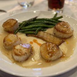 Refinery Jax Beach - Diver Scallops $43