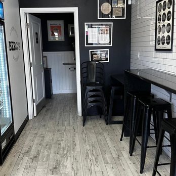 Berg's Smoked Meat & Poutine - The seating area. - Sandwiches Near Me - Belmar, New Jersey