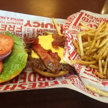 Smashburger - Classic smasburger (big) w/bacon and smashfries - Burgers Near Me - Clifton, New Jersey Smashburger - Classic smasburger (big) w/bacon and smashfries - Burgers Near Me - Clifton, New Jersey
