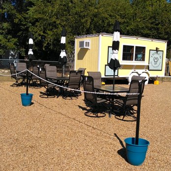 Bell's Burger Barn - Triple B - Bells Burger Barn located at Mabank Food Truck Yard - Food Trucks Near Me - Mabank, Texas Bell's Burger Barn - Triple B - Bells Burger Barn located at Mabank Food Truck Yard - Food Trucks Near Me - Mabank, Texas