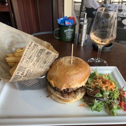 Byron - Burger with frites!