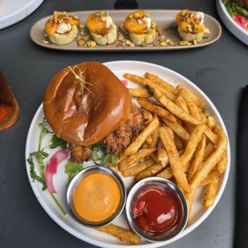 Brad Halling American Whiskey Ko - Chicken sandwich with fries and Preach brschetta. - Distilleries Near Me - Southern Pines, North Carolina Brad Halling American Whiskey Ko - Chicken sandwich with fries and Preach brschetta. - Distilleries Near Me - Southern Pines, North Carolina