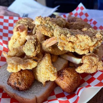 Mike's Seafood - Seafood Near Me - Cypress, Texas