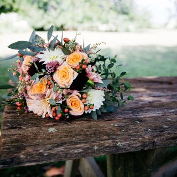 Smith's Acres - a bouquet on a picnic table - Farmers Market Near Me - Niantic, Connecticut