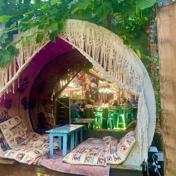 Paradise Park - Outdoor glamping theme - Pizza Near Me - Chicago, Illinois Paradise Park - Outdoor glamping theme - Pizza Near Me - Chicago, Illinois