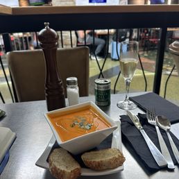 Tomato bisque soup