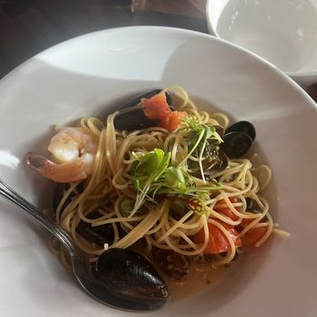 Grappa - Spaghetti Alle Vongole - Mediterranean Near Me - Seattle, Washington Grappa - Spaghetti Alle Vongole - Mediterranean Near Me - Seattle, Washington