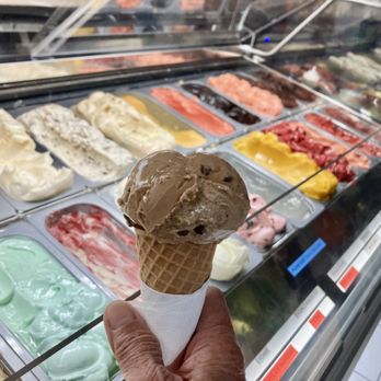 Caffe Stellato - Cappuccino chocolate chip - Heavenly - Gelato Near Me - Redwood City, California Caffe Stellato - Cappuccino chocolate chip - Heavenly - Gelato Near Me - Redwood City, California