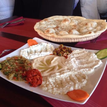 Alfanos - Voorgerecht met 7 verschillende mezzes. - Middle Eastern Near Me - Rotterdam, ZH