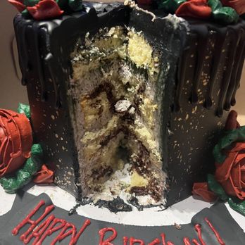 Twisted Sisters Cupcakes  - Inside of cake - Cupcakes Near Me - Virginia Beach, Virginia