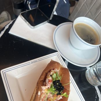 Sidecar by the Centurion Lounge - Americano and Lobster Roll - Airport Lounges Near Me - Paradise, Nevada Sidecar by the Centurion Lounge - Americano and Lobster Roll - Airport Lounges Near Me - Paradise, Nevada