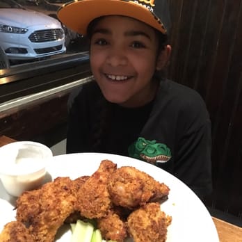 Picasso's - Chicken wings huge - Pizza Near Me - Jacksonville, Florida Picasso's - Chicken wings huge - Pizza Near Me - Jacksonville, Florida
