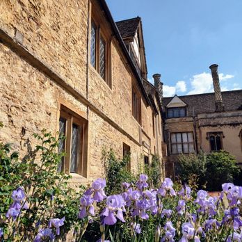 Lacock Abbey - Landmarks & Historical Buildings Near Me - Lacock, WIL