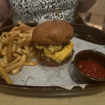 Ramsay's Kitchen - RK Burger - New American Near Me - Naperville, Illinois