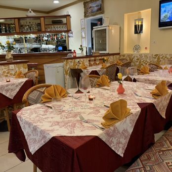 HAANDI Indian Restaurant  - Hall - Hotels & Travel Near Me - Geneva, GE