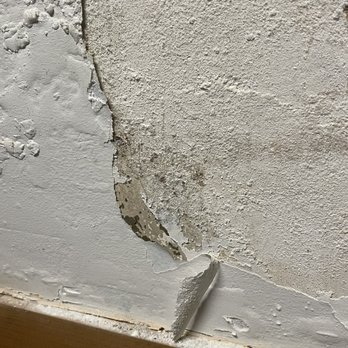 RailHouse Tavern - Women's Bathroom - not acceptable - Burgers Near Me - Cordele, Georgia