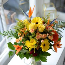 Bloom Zoom Urban Flower Delivery - We always do our best to represent the colours of the season.