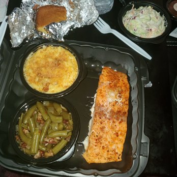 Mission BBQ - Smoked Salmon, green beans and macaroni and cheese. - Barbeque Near Me - Germantown, Maryland