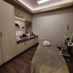 DragonRidge Tennis & Athletic Center - Massage and facial room!