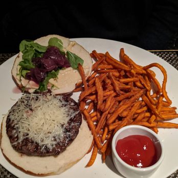 J Gilbert's - Wagyu burger - Steakhouses Near Me - McLean, Virginia