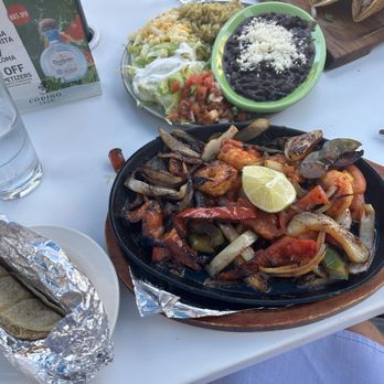 Buenatarde Tequila y Mezcal - Shrimp Fajitas (3.5/5) - Latin American Near Me - Pittsburgh, Pennsylvania Buenatarde Tequila y Mezcal - Shrimp Fajitas (3.5/5) - Latin American Near Me - Pittsburgh, Pennsylvania
