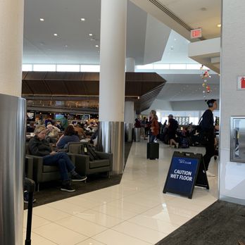 Delta Sky Club - Concourse B - Gate 18 - Airport Lounges Near Me - Atlanta, Georgia