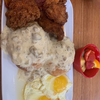 Ruby Slipper Marigny - Biscuits & Gravy add sweet heat chicken - Breakfast & Brunch Near Me - New Orleans, Louisiana