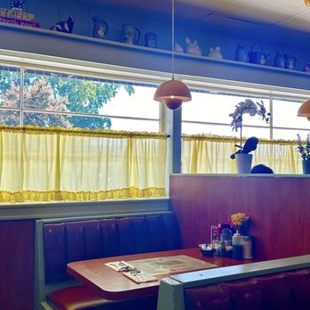 Le Roy's Restaurant - Inside, you will be transported back in time! - Diners Near Me - Monrovia, California Le Roy's Restaurant - Inside, you will be transported back in time! - Diners Near Me - Monrovia, California