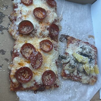 Frankie’s Pizza - 1 Topping Pizza Slice - Pizza Near Me - Miami, Florida Frankie’s Pizza - 1 Topping Pizza Slice - Pizza Near Me - Miami, Florida