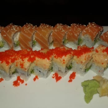 Nagoya Sushi - Queen roll (bottom) Red Lobster roll (Top) - Japanese Near Me - Brooklyn, New York Nagoya Sushi - Queen roll (bottom) Red Lobster roll (Top) - Japanese Near Me - Brooklyn, New York