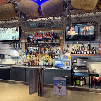 Joe's Crab Shack - Full bar area - Seafood Near Me - Garden Grove, California Joe's Crab Shack - Full bar area - Seafood Near Me - Garden Grove, California