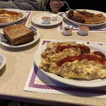 Buccaneer Diner - Diners Near Me - East Elmhurst, New York