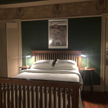 Stone Soup Inn - Hotels Near Me - Indianapolis, Indiana Stone Soup Inn - Hotels Near Me - Indianapolis, Indiana