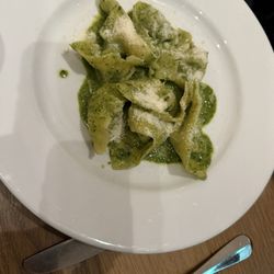 Molino - Tortellini with pesto