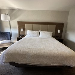Holiday Inn Express Vancouver Airport - Richmond - Bed