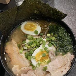 E.A.K. Ramen
