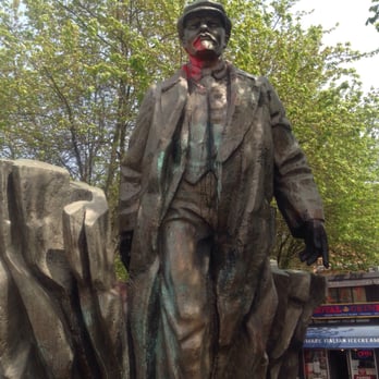 Vladimir Lenin - Public Art Near Me - Seattle, Washington