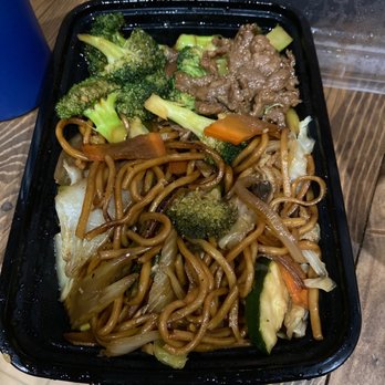 Lucky Chopsticks - Broccoli beef, Vegetable Chow Mein - Chinese Near Me - Long Beach, California