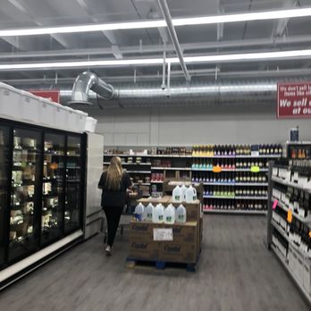 Grocery Outlet - a woman shopping in a grocery store - Grocery Near Me - Lynn Haven, Florida Grocery Outlet - a woman shopping in a grocery store - Grocery Near Me - Lynn Haven, Florida