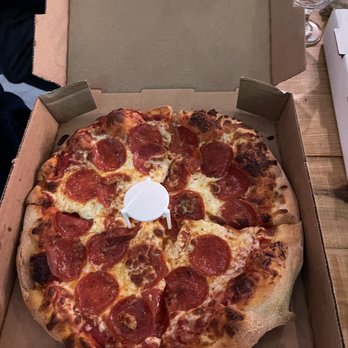 DisBatch Brewing - Personal pizza - Breweries Near Me - Macedon, New York