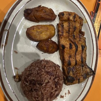 Cerro Negro - Limo de Cerdo asado (grilled pork loin), gallopinto (mixed rice and red beans), maduros (sweet plantains) - Latin American Near Me - Miami, Florida Cerro Negro - Limo de Cerdo asado (grilled pork loin), gallopinto (mixed rice and red beans), maduros (sweet plantains) - Latin American Near Me - Miami, Florida