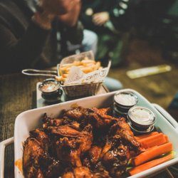 The Hairy Lemon Pub - Buffalo Wings
