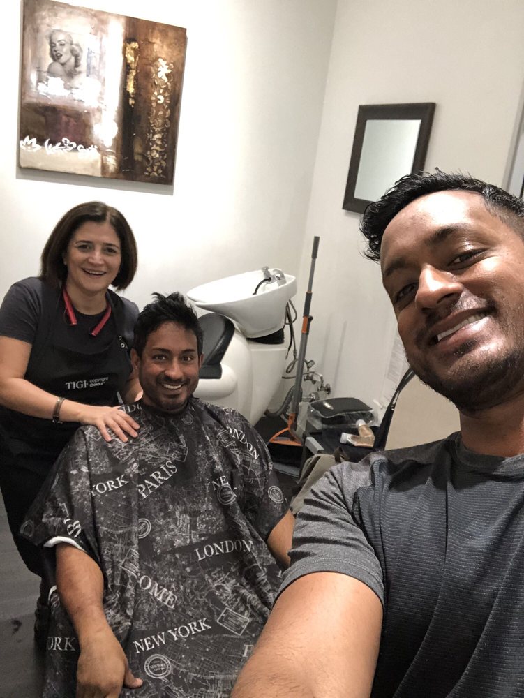 Nazli Ghalehsari Logo