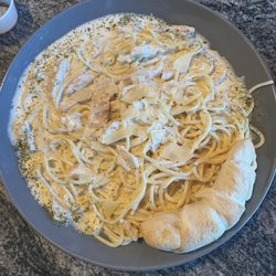 Sal's Pizzeria & Pasta House - Chicken Alfredo